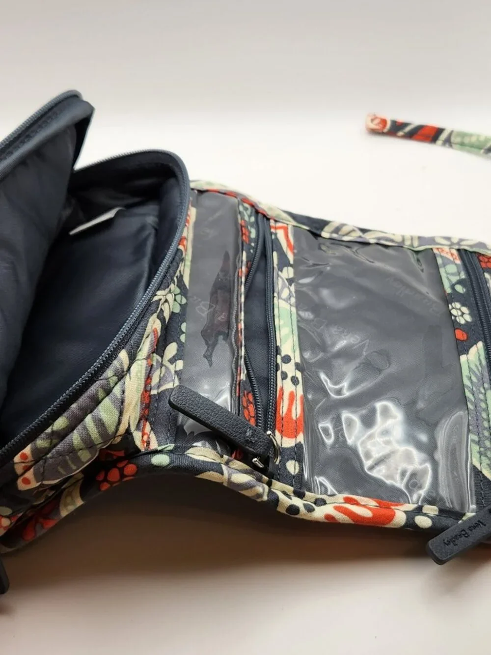 Vera Bradley travel organizer & cosmetic bag Nomadic Floral VGUC